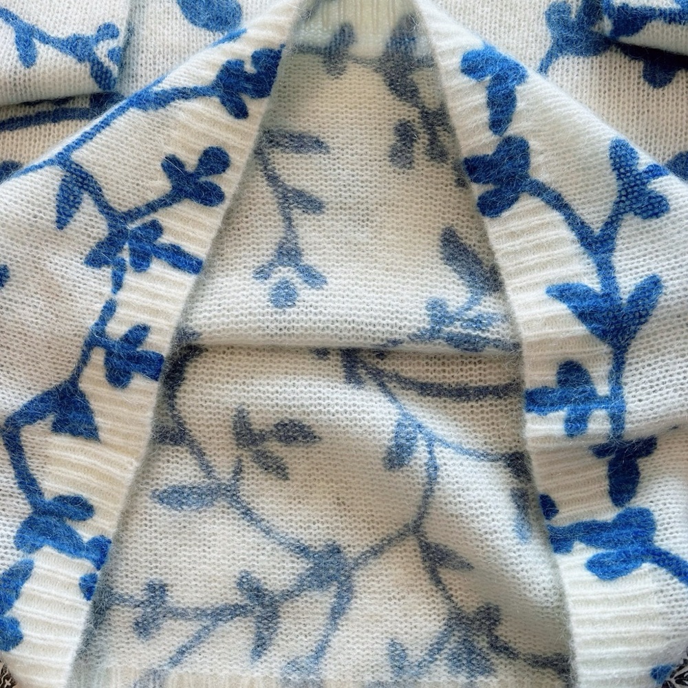 Sézane Pelagie Jumper / Floral Blue and White Sweater - Picture 6 of 9